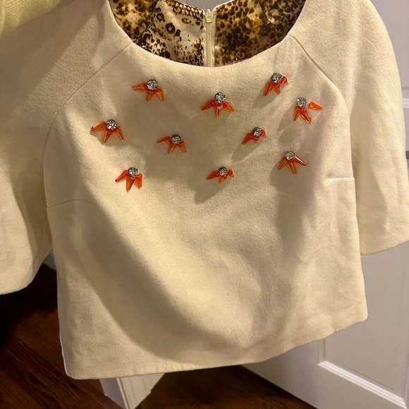 Super cute short sleeves sweater made by Leo Sicairo designer. - Picture 2 of 2